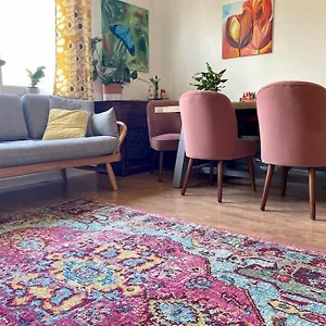 3 Bedroom Well Connected Family Free Parking Holiday home